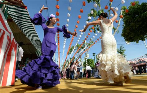 De Carnaval van Luciana: Een Fiesta vol Feest en Flamenco!